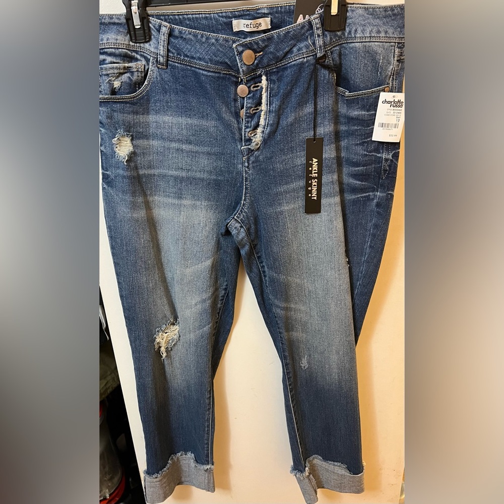 Women’s ripped rolled hem distressed med blue jeans size 12 straight legged New